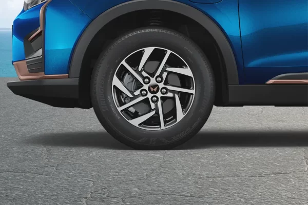 XUV400 | Automotive Mahindra